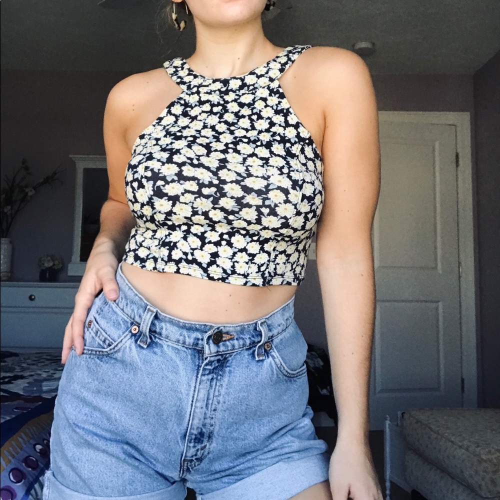 NWT Urban Outfitters Daisy Crop Tank